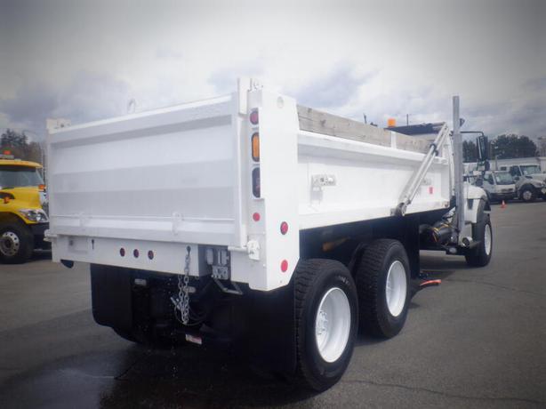 2016 International 7400 Dump Truck Air Brakes Diesel image 8
