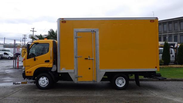 2009 Hino 145 14 Foot Cube Van 3 Seater Diesel image 6