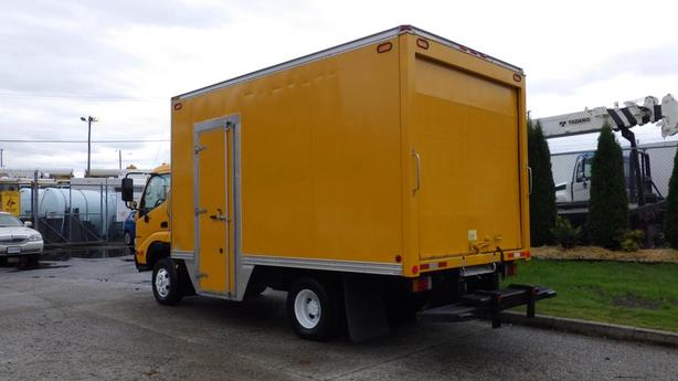 2009 Hino 145 14 Foot Cube Van 3 Seater Diesel image 7