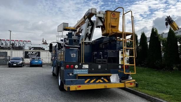 2009 International 4300 Service Truck With Bucket Hydraulic Brake Diesel image 8