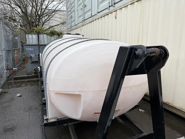 2000 Unknown 1250 Gallon Hook-Lift De-Icer Anti-Icing / De-Icing image 3