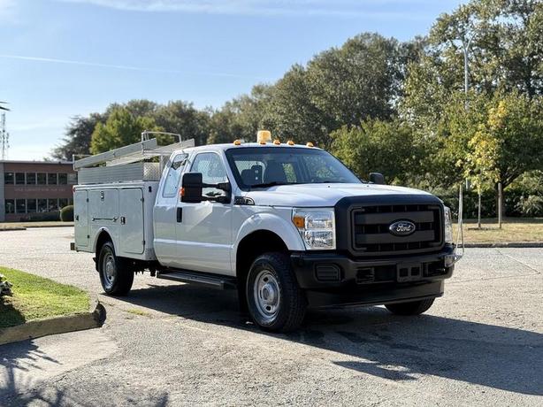 2012 Ford F-350 SD XL SuperCab 4WD Service Truck image 1