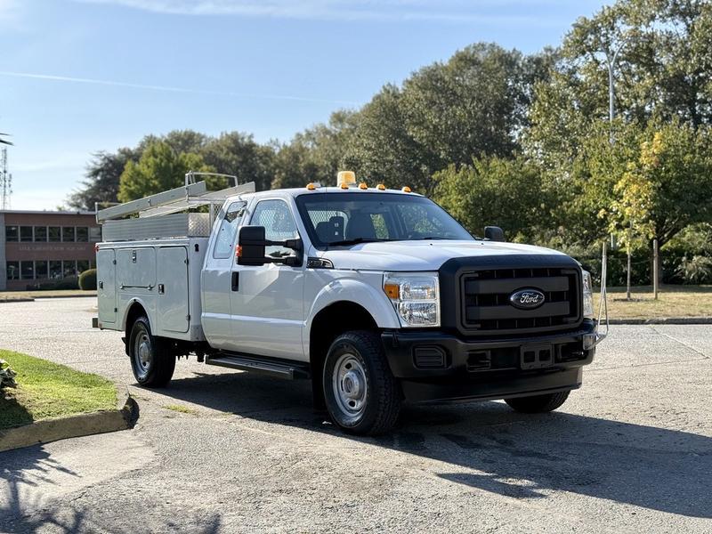 2012 Ford F-350 SD XL SuperCab 4WD Service Truck display photo
