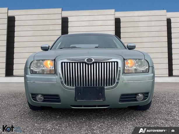 2005 CHRYSLER 300 image 2