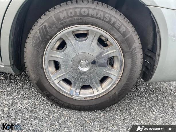 2005 CHRYSLER 300 image 6