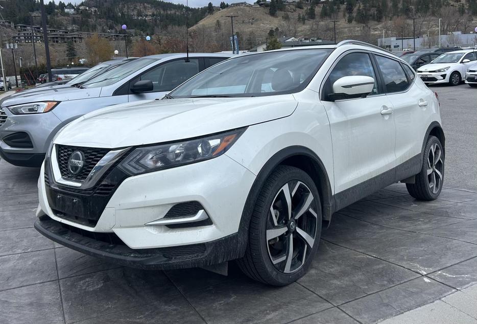 2023 Nissan Qashqai SL AUTO, KEYLESS ENTRY, BACK UP CAMERA AND BLUETOOTH, HEATED display photo