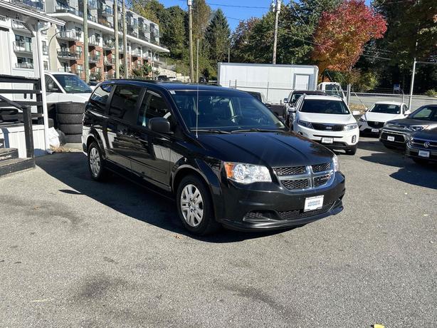 2016 Dodge Grand Caravan image 1