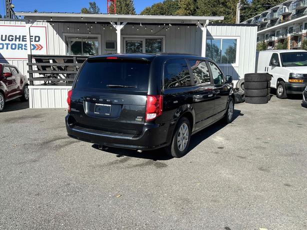 2016 Dodge Grand Caravan image 8