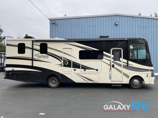 Used 2019 Coachmen RV Pursuit 32WC image 3