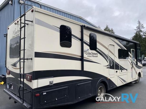 Used 2019 Coachmen RV Pursuit 32WC image 4