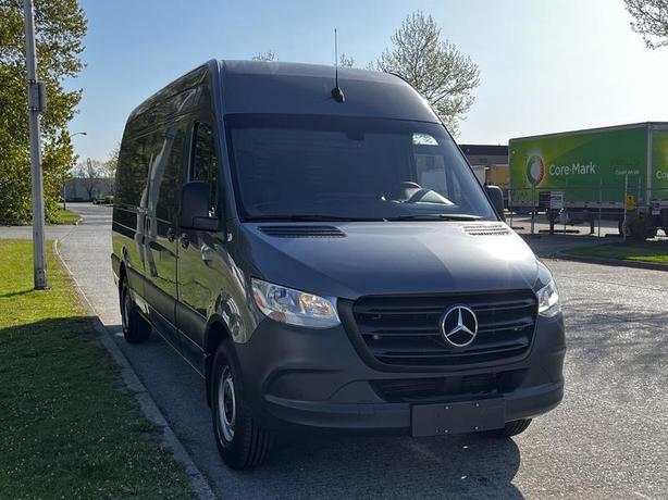 2021 Mercedes-Benz Sprinter 2500  High Roof Cargo Van 170-inch WheelBase 3 Seate image 3