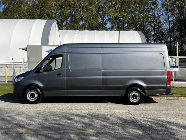 2021 Mercedes-Benz Sprinter 2500  High Roof Cargo Van 170-inch WheelBase 3 Seate image 6