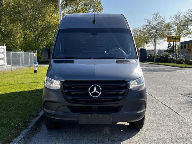 2021 Mercedes-Benz Sprinter 2500  High Roof Cargo Van 170-inch WheelBase 3 Seate image 4