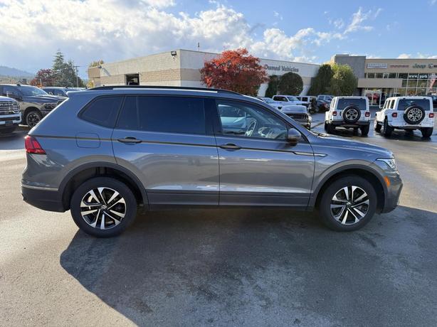 2022 Volkswagen Tiguan Trendline image 6