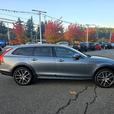 2017 Volvo  V90 Cross Country thumbnail image 2