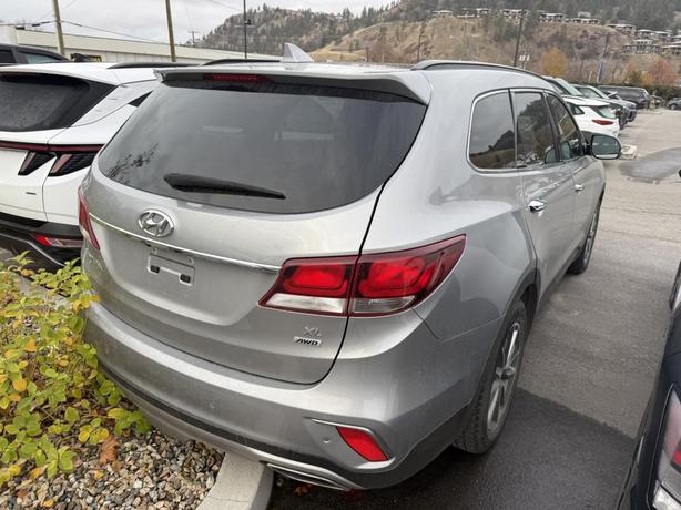 2017 Hyundai Santa Fe XL Luxury LEATHER! SUNROOF! BACKUP CAMERA! LOW KMS! image 3