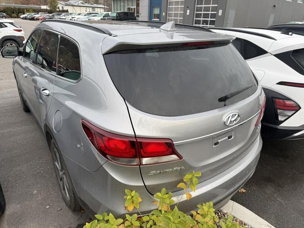 2017 Hyundai Santa Fe XL Luxury LEATHER! SUNROOF! BACKUP CAMERA! LOW KMS! image 4