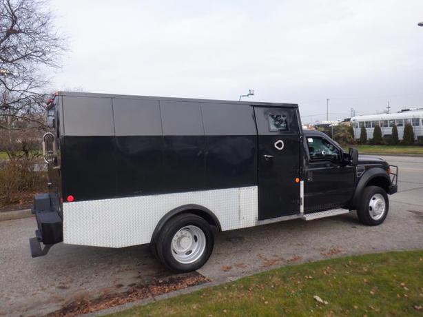 2009 Ford F-550 Armoured Cube Truck with Bullet-Proof Glass image 5