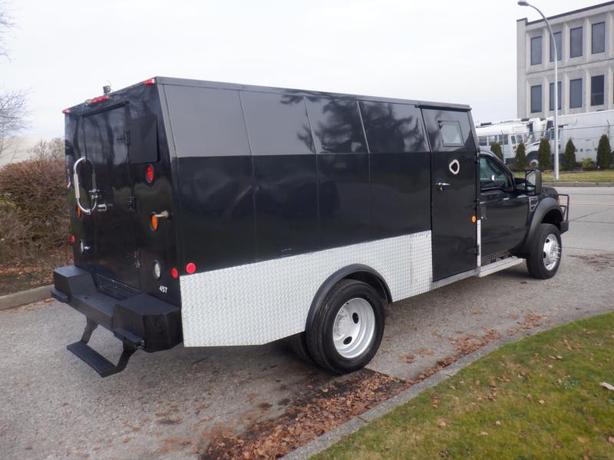 2009 Ford F-550 Armoured Cube Truck with Bullet-Proof Glass image 6