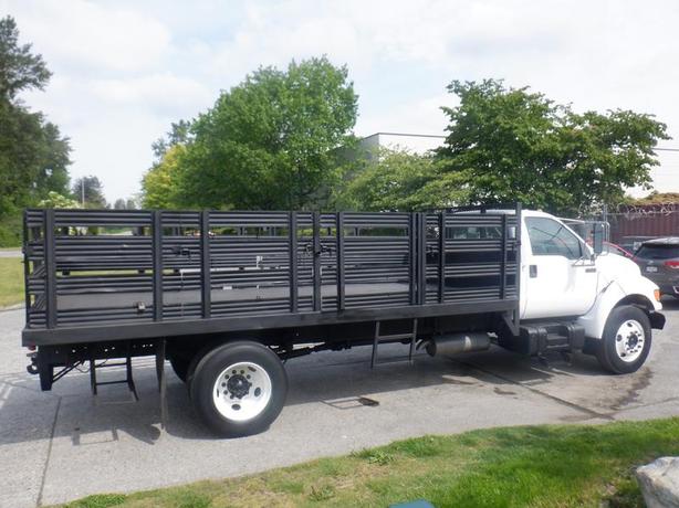 2001 Ford F-650 18 Foot Flat Deck Diesel Air Brakes image 6