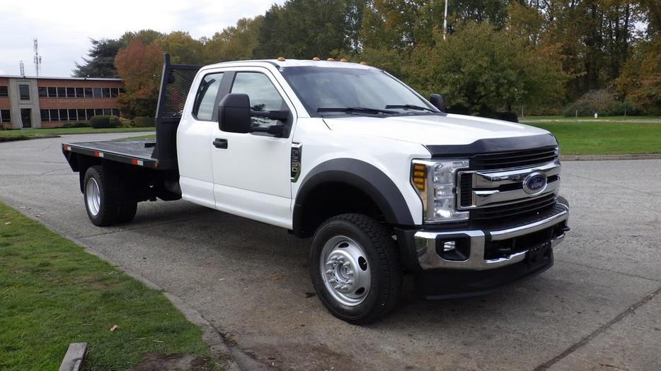 2019 Ford F-550 11 Foot Flat Deck 4WD display photo