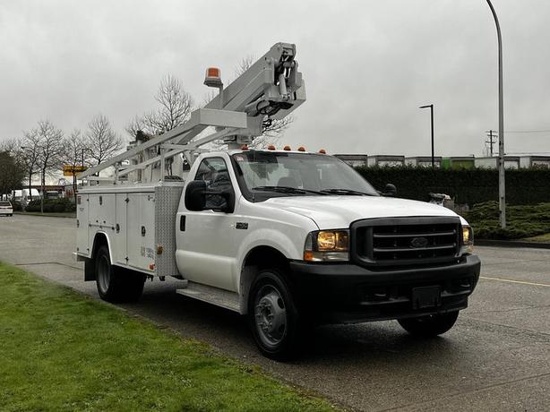 2004 Ford F-450 SD Bucket  Truck  2WD image 1