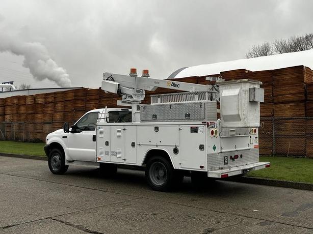 2004 Ford F-450 SD Bucket  Truck  2WD image 7
