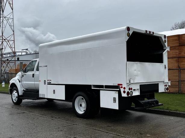 2013 Ford F-650 Chipper Dump Truck 2WD image 7