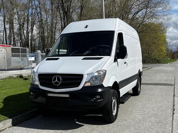 2017 Mercedes-Benz Sprinter 2500 cargo Van 4x4 144-inch WheelBase image 4
