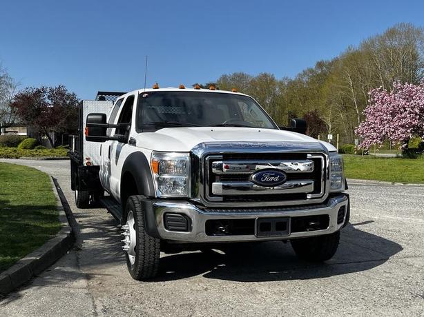 2016 Ford F-550 Crew Cab 12-Foot Flat Deck 4WD image 2