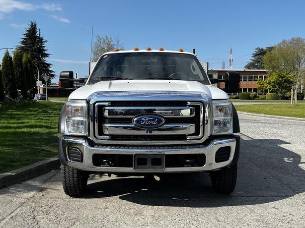 2016 Ford F-550 Crew Cab 12-Foot Flat Deck 4WD image 3