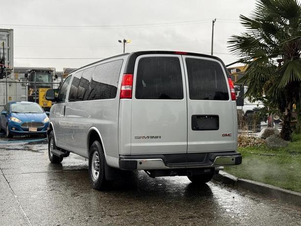 2023 GMC Savana LT 2500 12-Passenger Van image 8