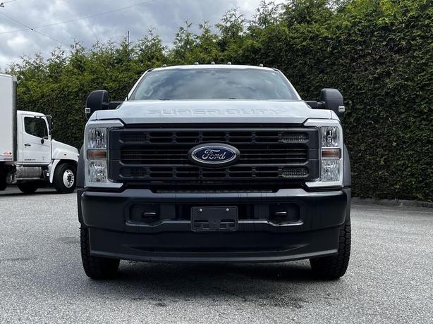 2024 Ford F-550 XL Crew Cab and Chassis 4WD Gas Engine image 3