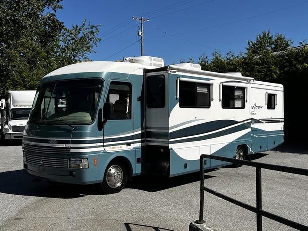 2000 Ford Motorhome Pace Arrow Vision RV with 2 Slide Outs image 5