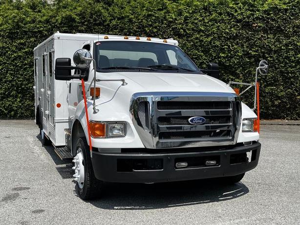 2011 Ford F-650 Pro Loader Ex-Sheriff Van Cummins Diesel Service Truck 2WD image 2