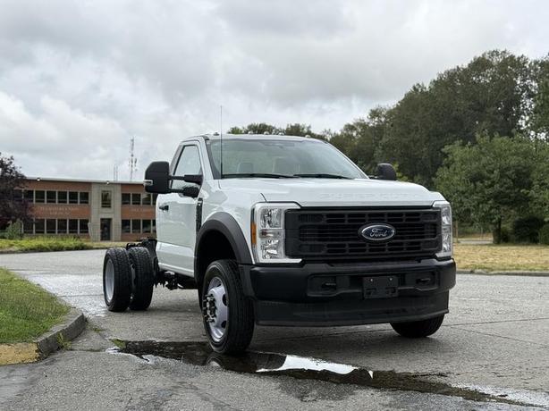 2023 Ford F-450 SD Super Duty XL Regular Cab 145wb Cab and Chassis image 2