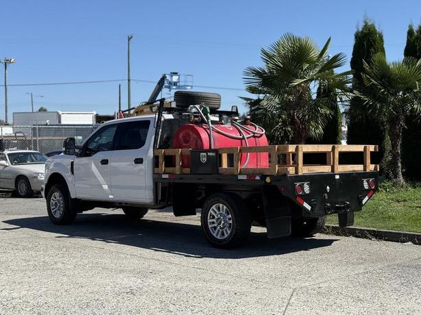 2019 Ford F-350 SD XLT Crew Cab 4x4 9-Foot Flat Deck with 765L Fuel Tank image 7