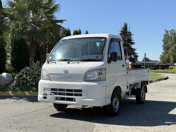 2009 Daihatsu Hijet DM 4x4 Kei Pickup Truck right Hand Drive image 4