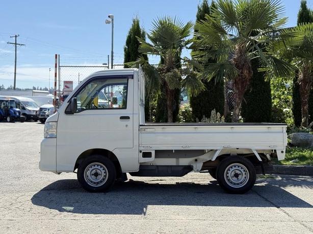 2009 Daihatsu Hijet DM 4x4 Kei Pickup Truck right Hand Drive image 8