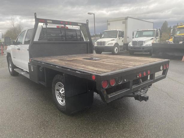 2015 Chevrolet Silverado 3500HD 8 Foot Flat Deck 4WD image 3