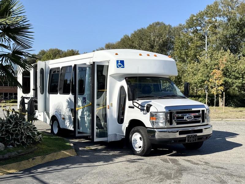 2015 Ford Econoline E450 Super Duty 13-Passenger Wheelchair Accessible Bus with  display photo