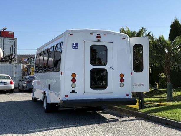2015 Ford Econoline E450 Super Duty 13-Passenger Wheelchair Accessible Bus with  image 8