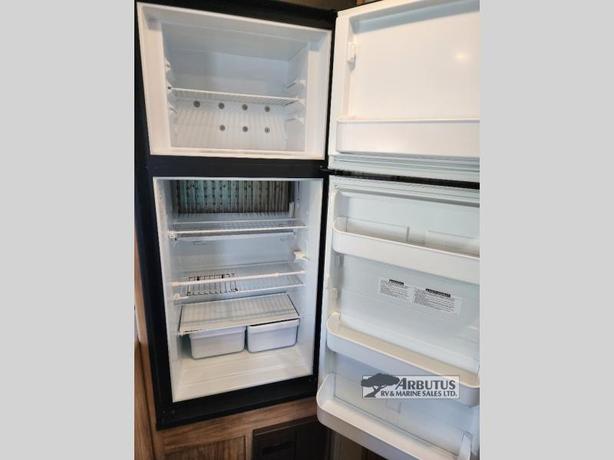 Used 2019 Coachmen RV Freedom Express Ultra Lite 204RD image 7