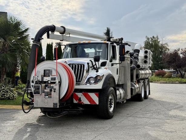 2014 International 7500 Diesel 6x4 Vactor 2100 Series Vacuum Truck with John Dee image 4