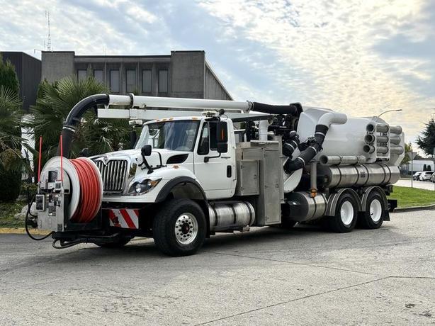 2014 International 7500 Diesel 6x4 Vactor 2100 Series Vacuum Truck with John Dee image 5