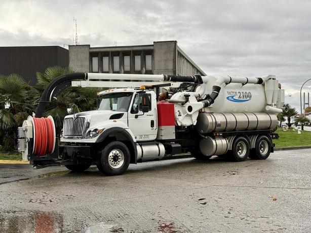 2014 International 7500 Vactor Plus 2100 Vacuum Truck image 5