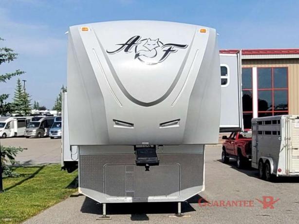Used 2017 Northwood Arctic Fox 35-5Z image 2