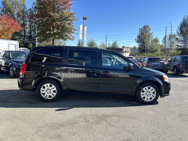 2016 Dodge Grand Caravan image 5
