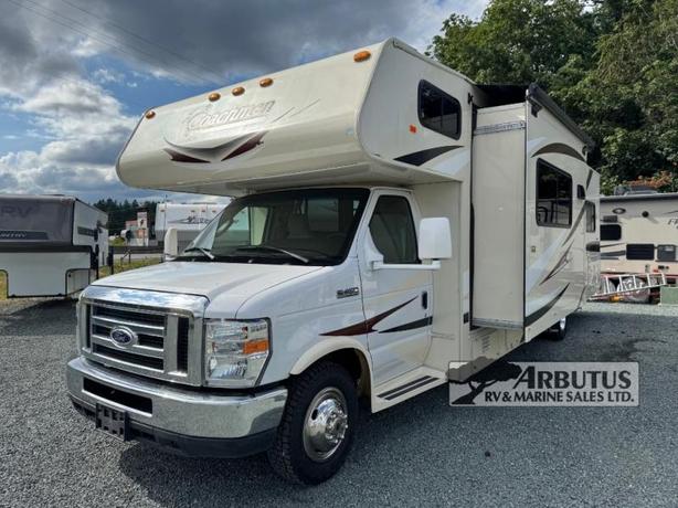 Used 2014 Coachmen RV Freelander 32BH Ford 450 image 3