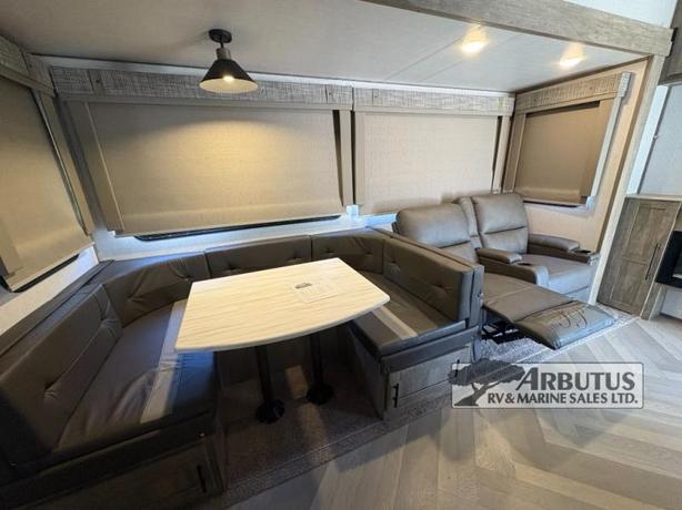 Used 2022 Forest River RV Wildwood Heritage Glen 356QB image 8